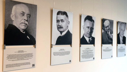 Bildergalerie im Rathaus-Foyer