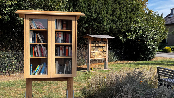 Bücherschrank