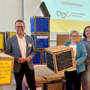 Gruppenbild mit Bausteinen