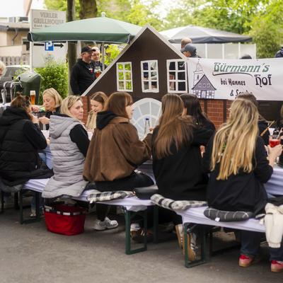 Tisch "Bürmann's Hof", 2. Platz Tisch "Bürmann's Hof", 2. Platz