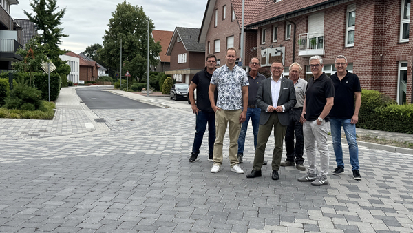 Gruppenbild in der Straße