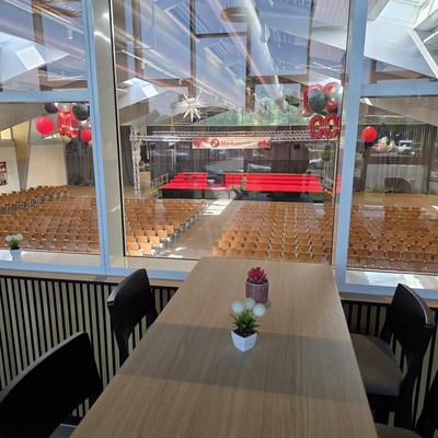 Ostwestfalenhalle Kaunitz Blick aus der Cafeteria Ostwestfalenhalle Kaunitz Blick aus der Cafeteria