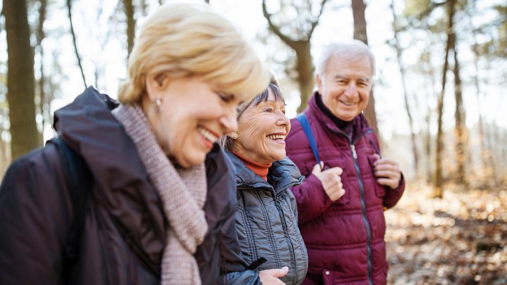 Senioren beim Spaziergang