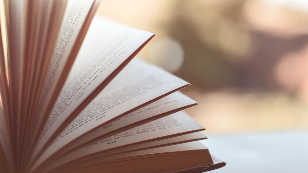 Aufgeschlagenes Buch Aufgeschlagenes Buch