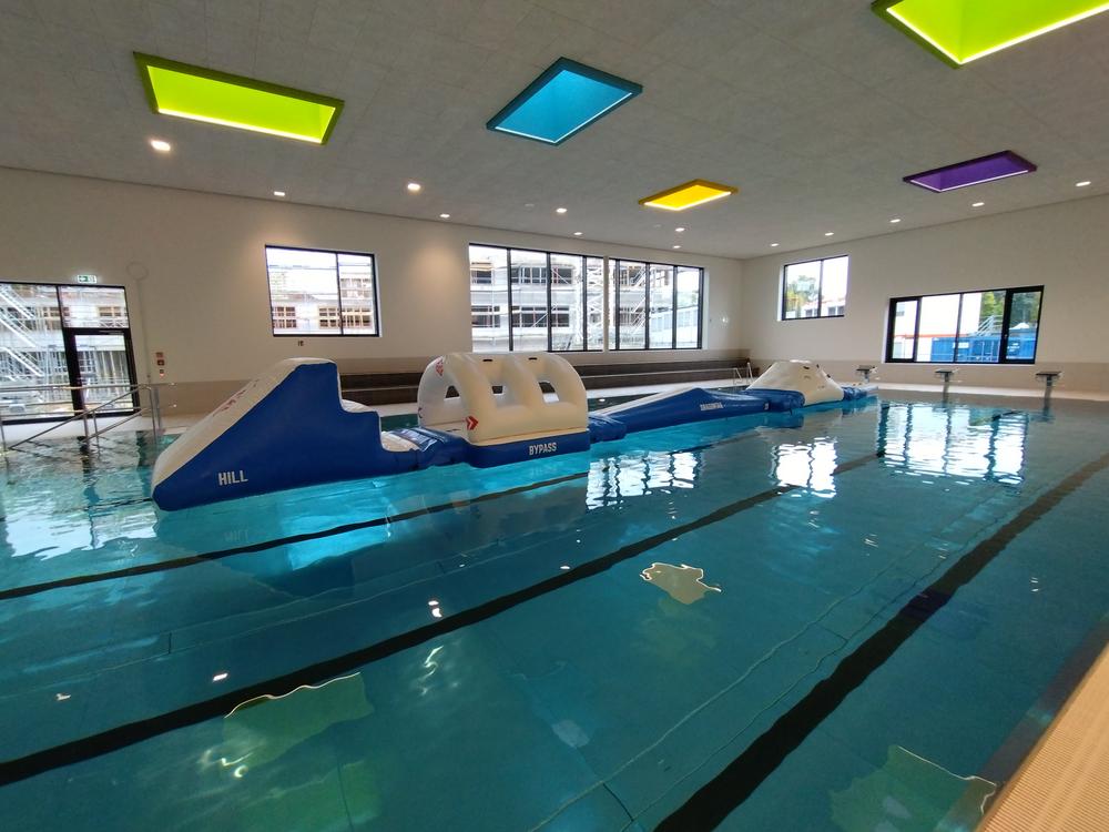 Wasserparcours im Hallenbad