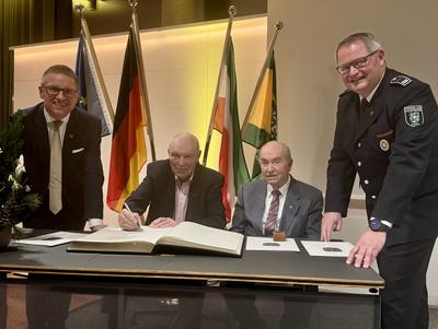 Die Geehrten mit dem Goldenen Buch