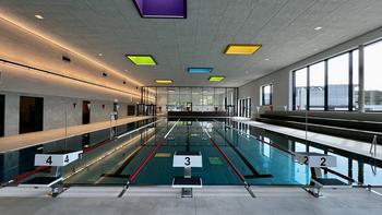 Schwimmbecken