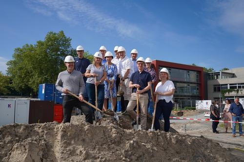 Gruppenbild Spatenstich